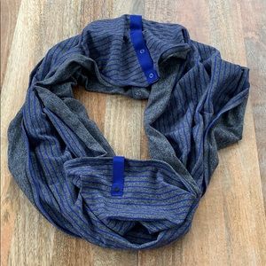 Reversible lululemon scarf